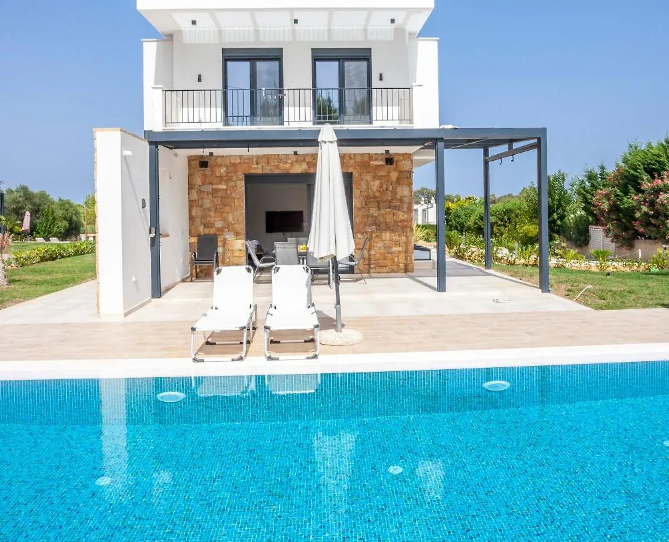 Alfie Luxury Villa With Private Pool Πευκοχώρι